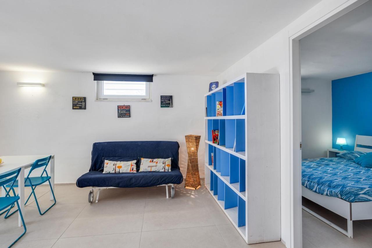 Casalmare Apartments One Step From The Sea Mola di Bari Exterior photo